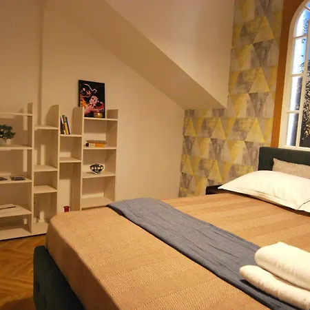 New In Berindey - Historical Center, Universitate