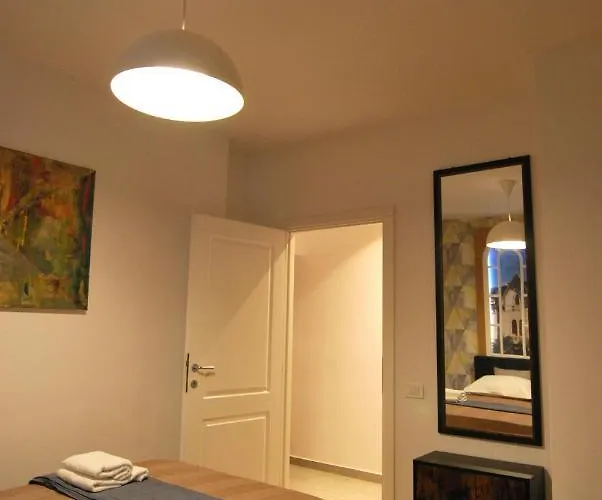 New In Berindey - Historical Center, Universitate